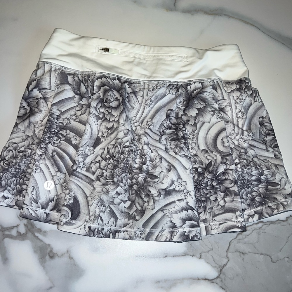 Lululemon patterned skirt never worn so cute!!!
